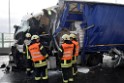 Schwerer LKW VU PKlemm A 4 Rich Olpe auf der Rodenkirchener Bruecke P038